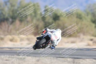 media/Dec-07-2025-CVMA (Sun) [[3e7d2de5dc]]/Race 12- Formula 40 MW and LW/